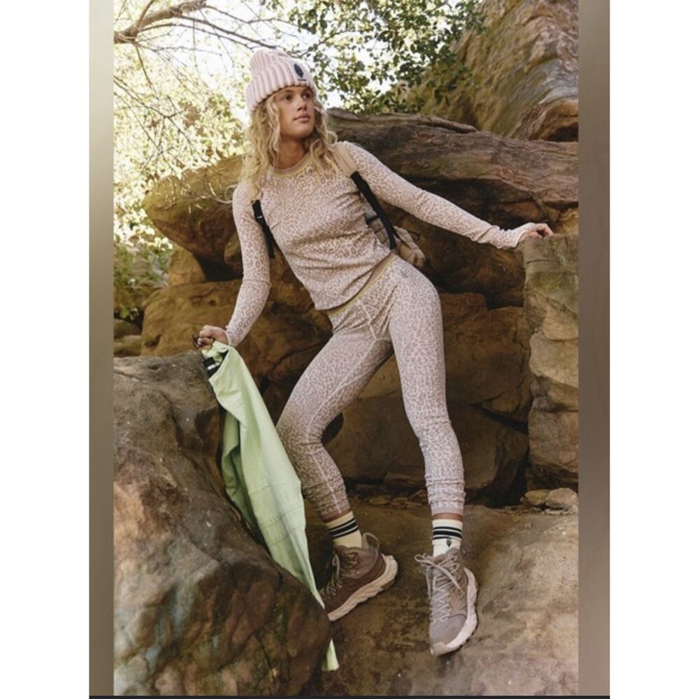NWT Free People Myoko Jaquard Breathable Leggings Snow Leopard Size M/L